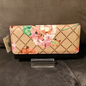 NWT Floral Tan Women's Wallet